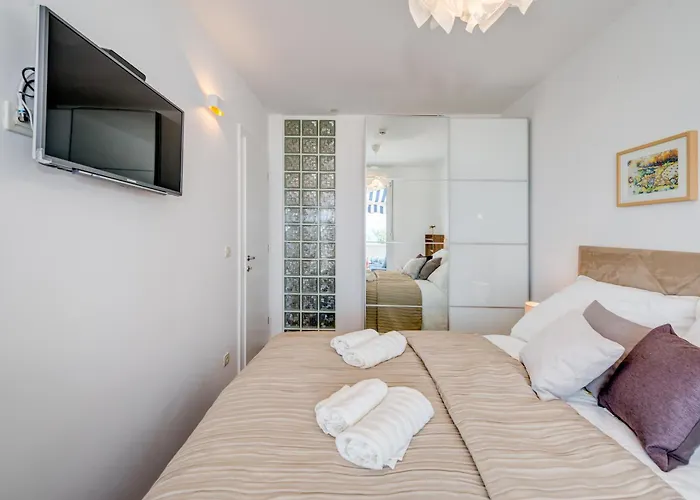 Sun & Palms Apartment